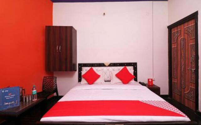 OYO 27763 Tr Hotel