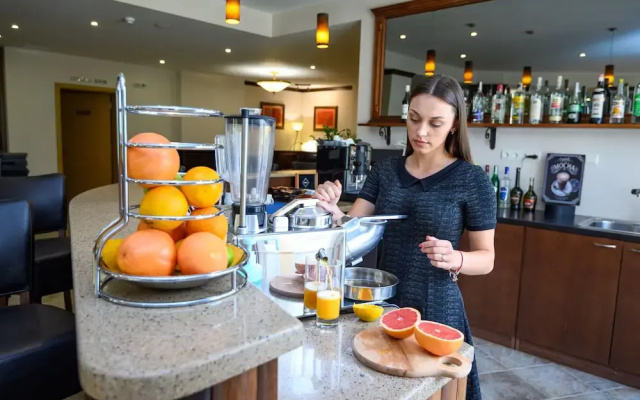 Parklands Hotel