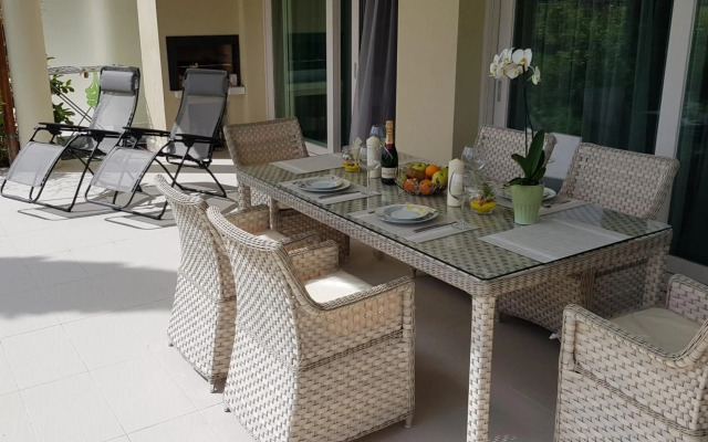 Luxury Apartments Beauty Gardens