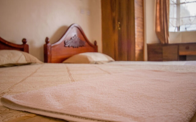 Hotel Genevieve