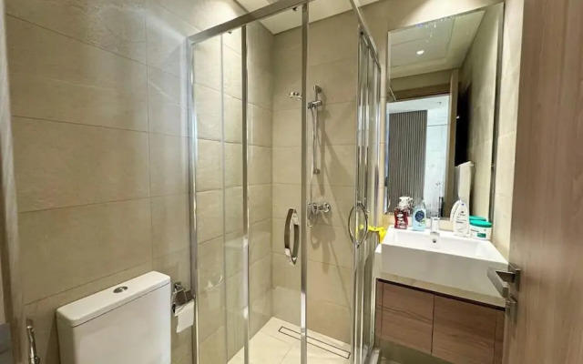 Spacious 3BR in Azizi Riviera by Bespoke