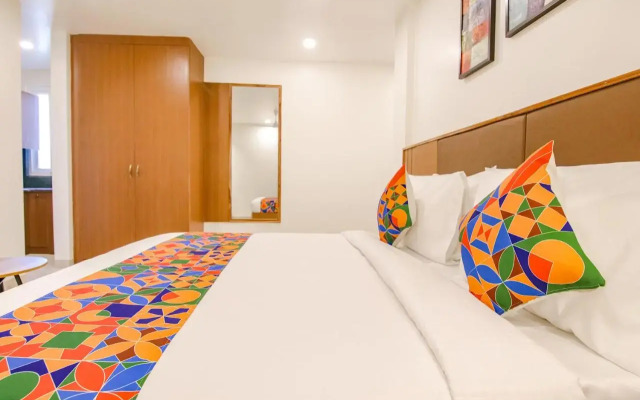 Saltstayz Select – Unitech Cyber Park