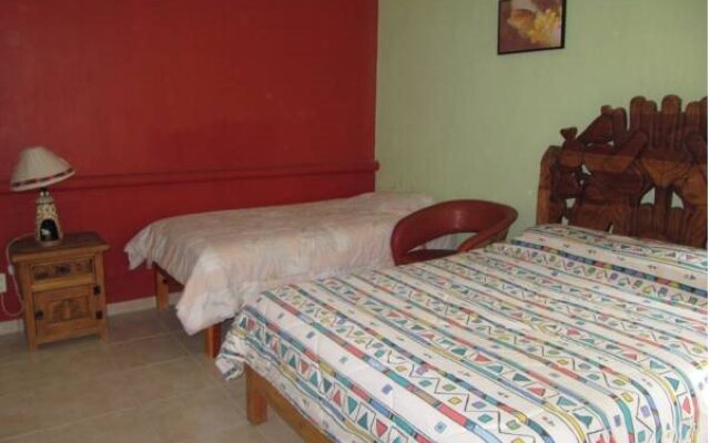 La Puerta Violeta Guest House & Spa