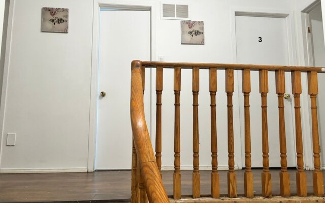 Queen room near Sheridan College