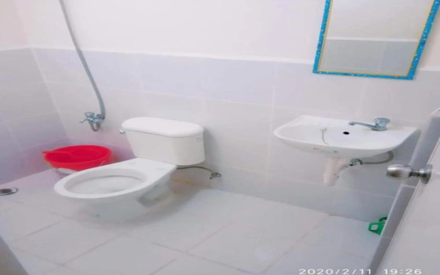 Urban Deca Tondo Manila by Gracey's Place Unit 3