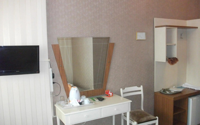Tac Hotel