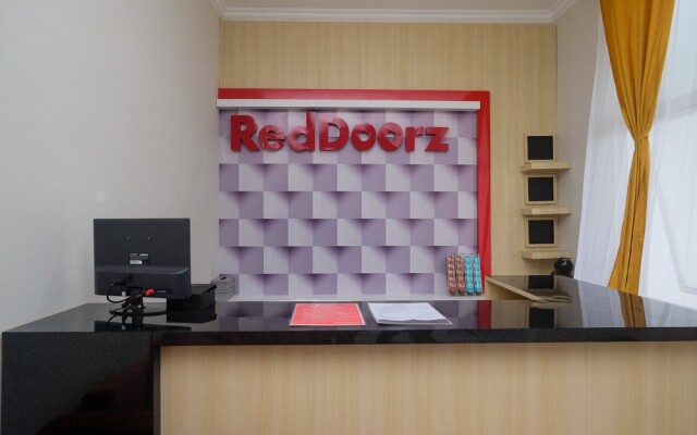 RedDoorz near Kawasan Bandara Ahmad Yani Semarang 2