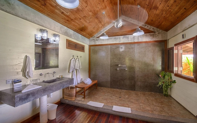Pagua Bay House Oceanfront Cabanas