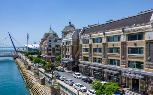 Qing Qiu Hotel – Outside – Dalian