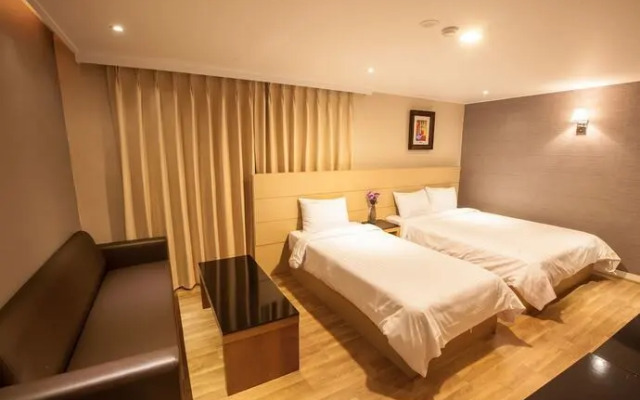 Pungnam Tourist Hotel