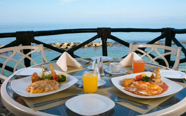 Costa Sur Resort & Spa