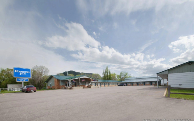 Deer Lodge Motel