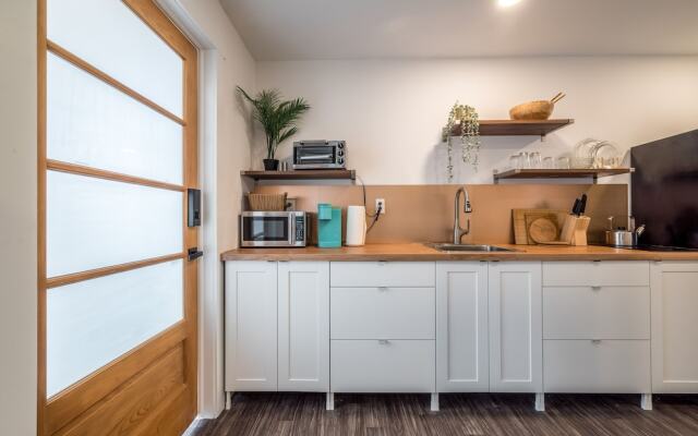 Cozy Fully-Equipped 2 Bedroom Suite