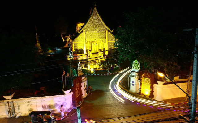 Phoothawee House