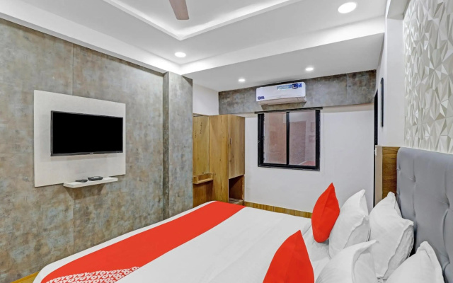 OYO 85289 Hotel Raffles