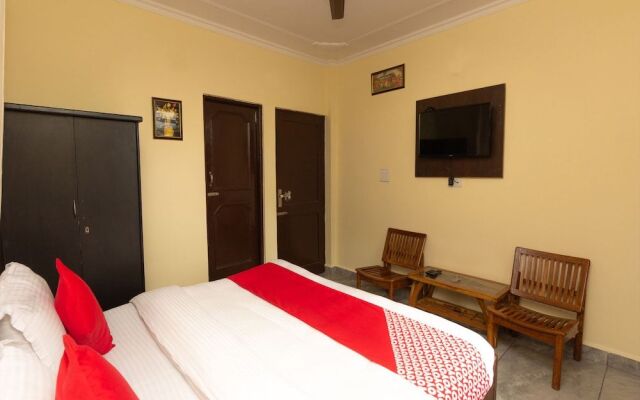 Oyo 23392 Hotel Om Palace
