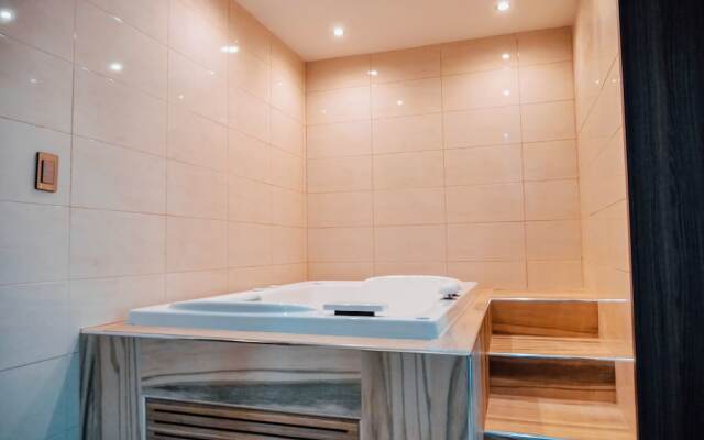 Kavia Meoqui Hotel & Suites