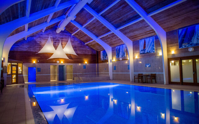 North Lakes Hotel And Spa