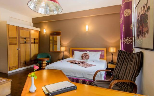 Golden Sunshine Villa Hotel and Travel