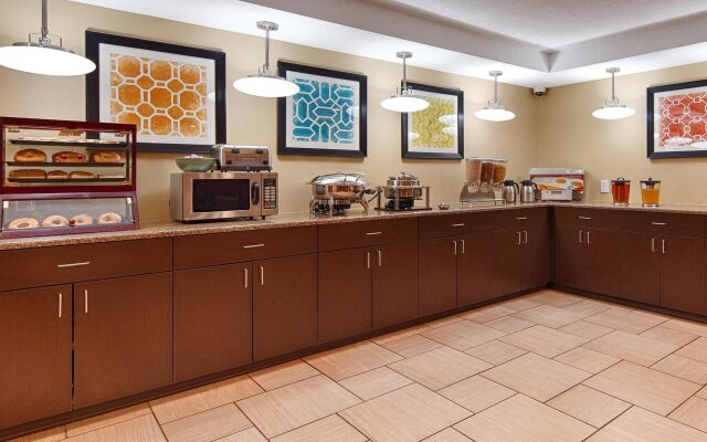 Clarion Pointe Independence - Kansas City
