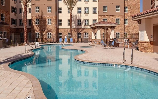 Holiday Inn Express & Suites Phoenix East - Gilbert by IHG