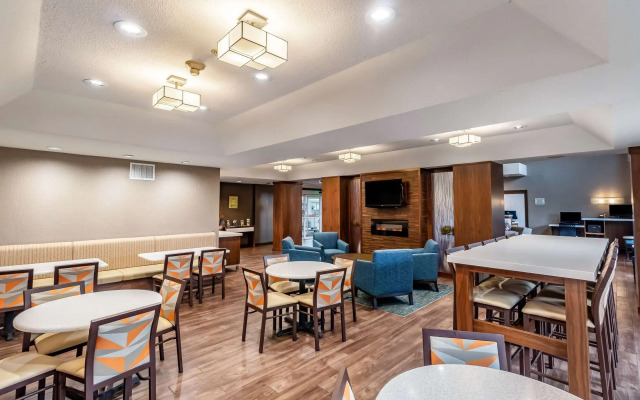 Clarion Hotel Portland Airport