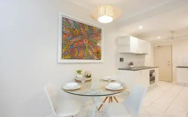 Horizons on Harry Chan Apartment