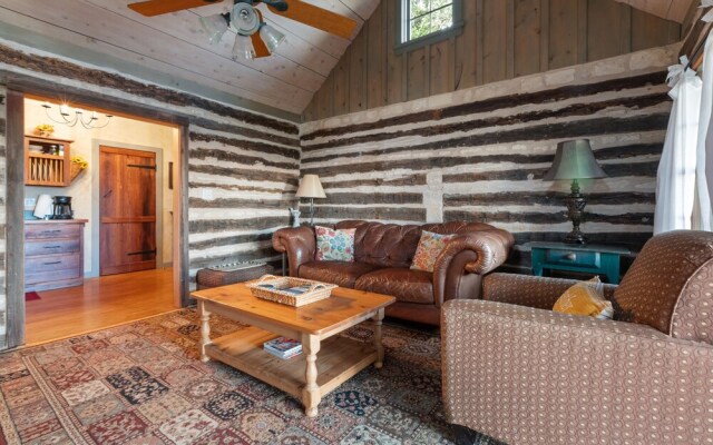 Chula Vista 1 Bedroom Cabin by RedAwning