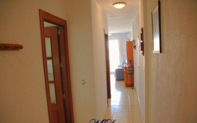 One-bedroom flat 200m from the beach