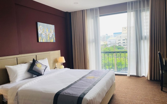 Hera Luxury Hotel – Guest Rooms – Ho Chi Minh City