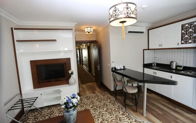 K Suites Hotel