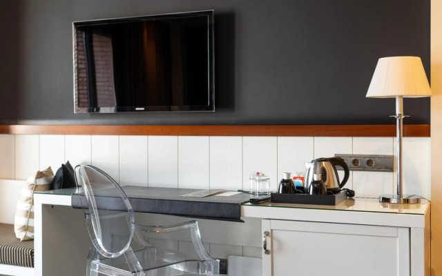 U232 Hotel