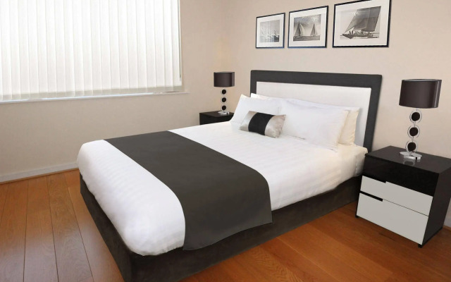 Forbes Street Apartment