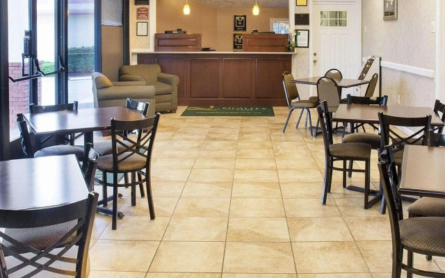 Quality Inn Fredericksburg near Historic Downtown
