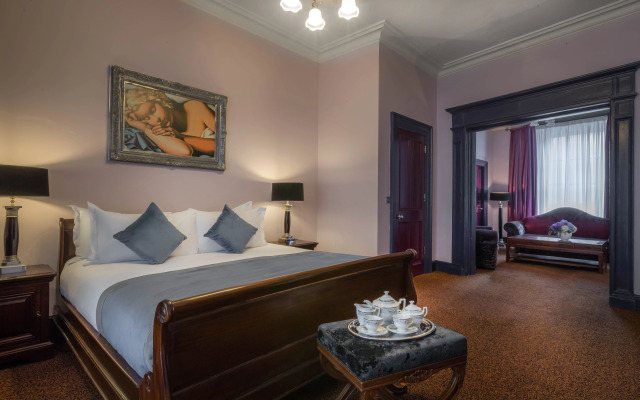 The Trinity City Hotel