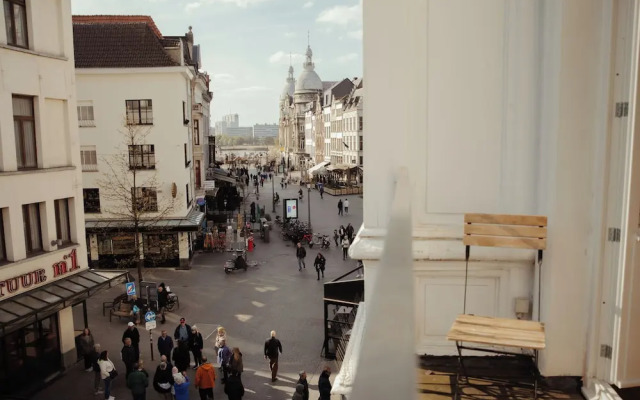 A Place - Oude Koornmarkt 1