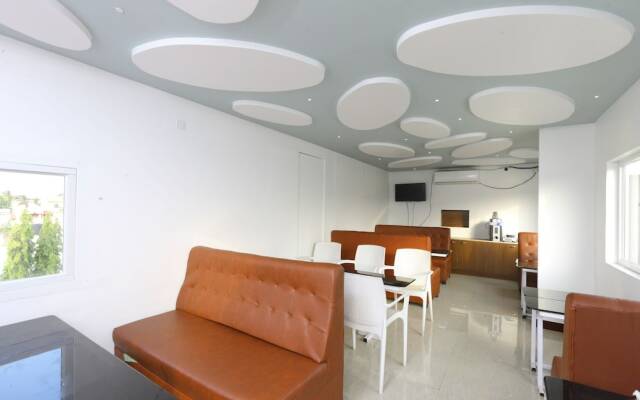 OYO 10199 Hotel B Coral