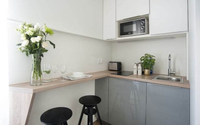 7 Continents Apartments