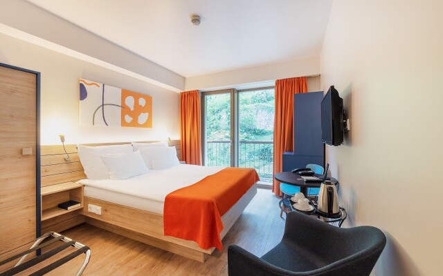 Leon Hotel & Lounge