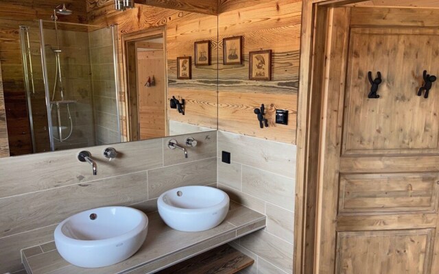 Tauernchalet M mit Sprudelba au en Sauna Hohentauern