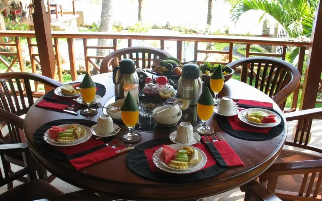 Teluk Indah Beach & Pool Villa