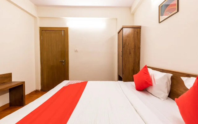 OYO 28360 Hotel Rajdeep