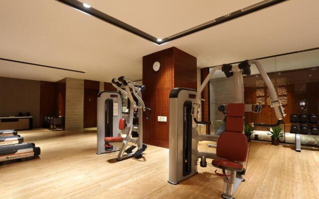 HUALUXE Hotels & Resorts Yangjiang City Center by IHG