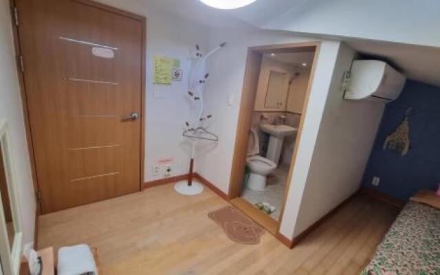 Tongyeong One Guesthouse