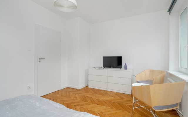 Rycerska Apartment Parking by Renters