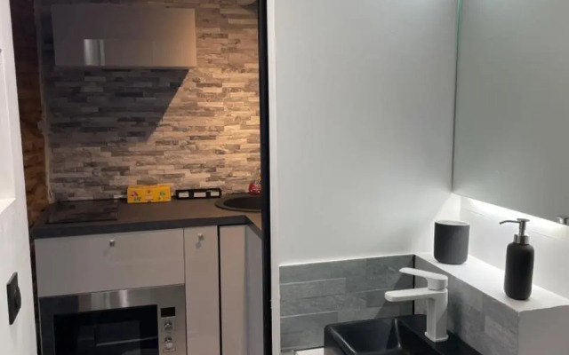 Studio rénové, terrasse privative, 300m du Capitole