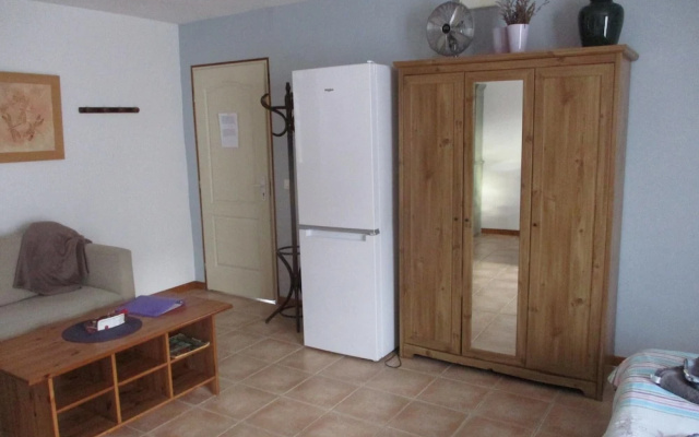 Appealing Apartment in Vezac With Swimming Pool
