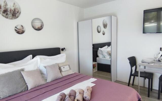 Rooms Lucky