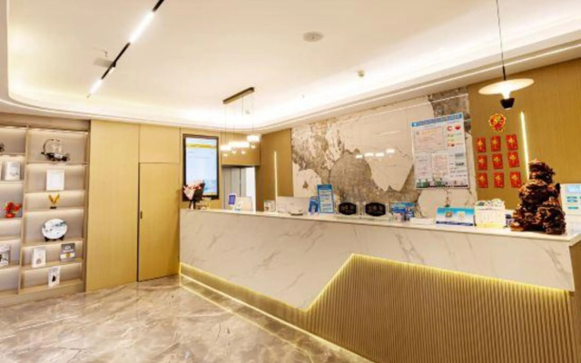 Ruishiting Shangpin Hotel (Kongtong District South Gate Shizi)