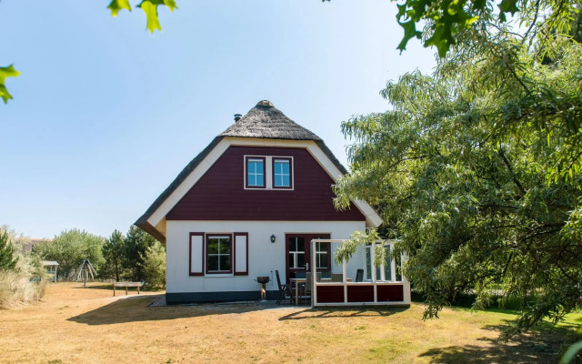 Thatched Villa With Dishwasher Near the Beach